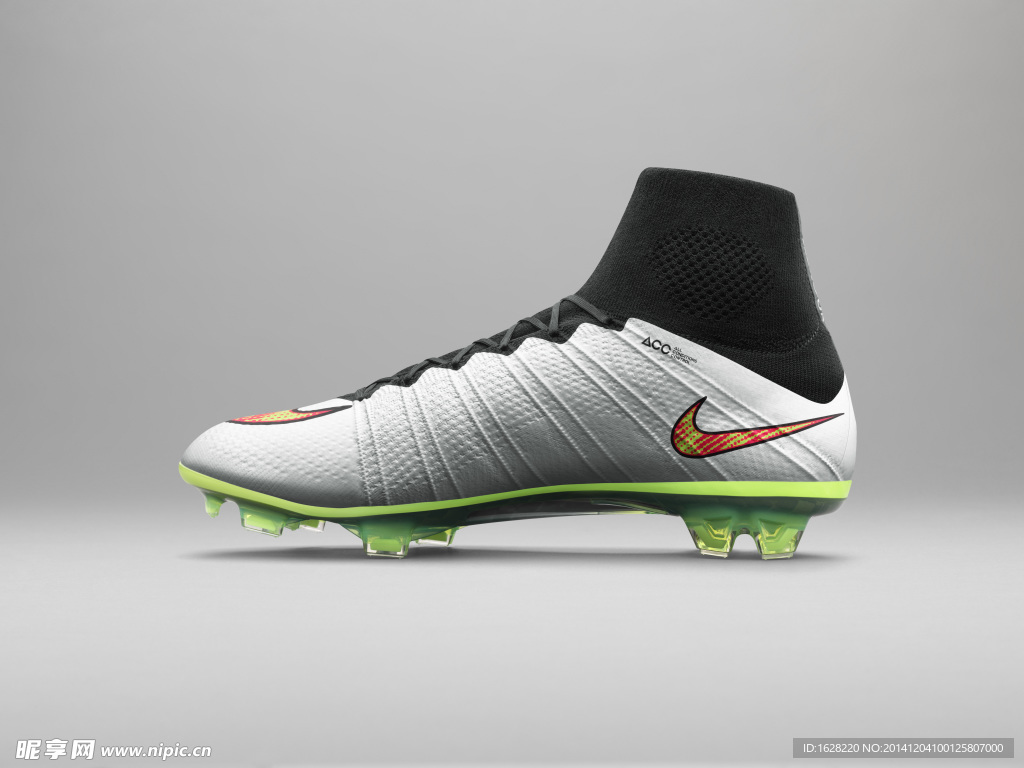 NIKE 足球鞋