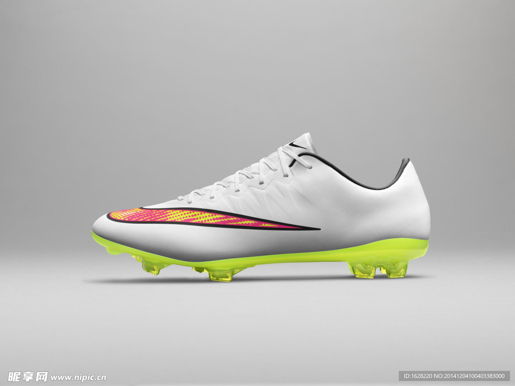 NIKE 足球鞋