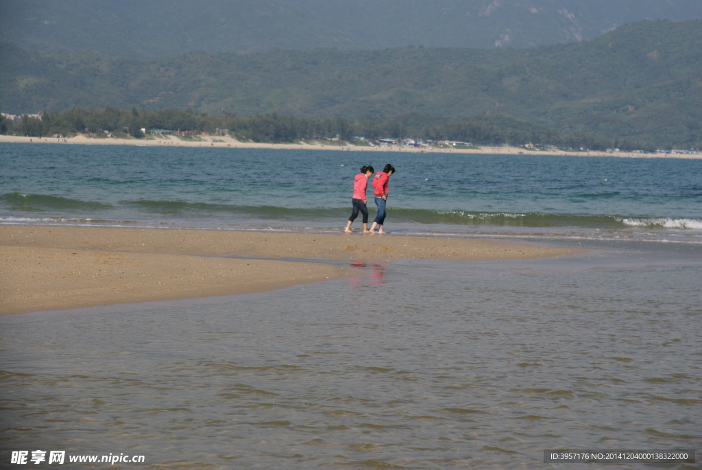 海边玩耍