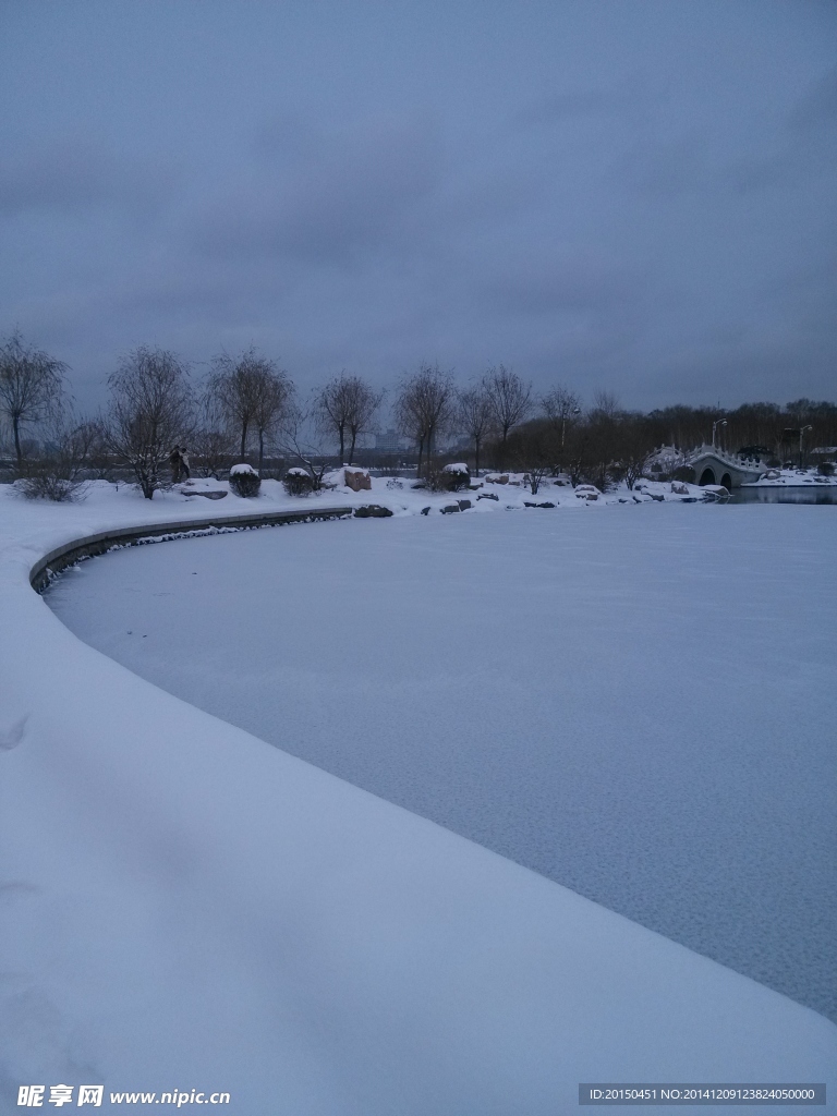 南湖的雪景