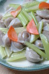 西芹炒鱼饺