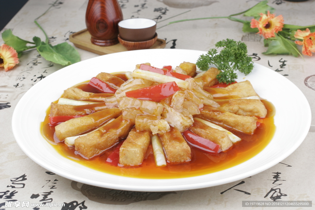 香豆腐烧蹄筋