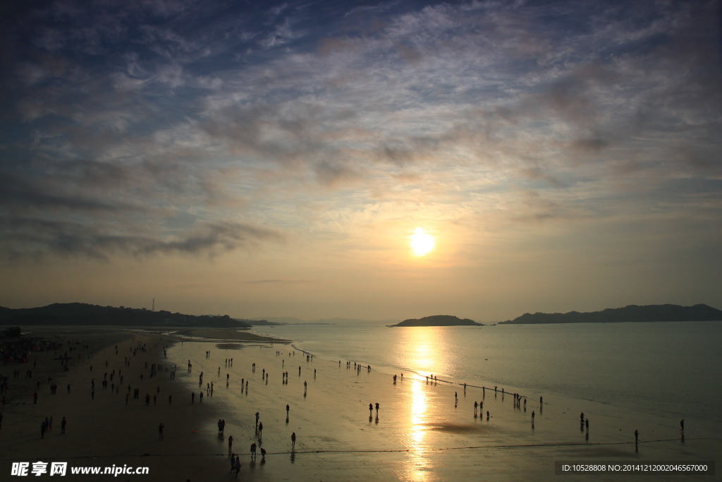 平潭岛坛南湾海边的日出