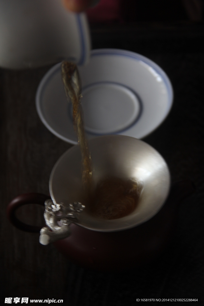 倒茶