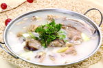 锅仔小鸡炖蘑菇