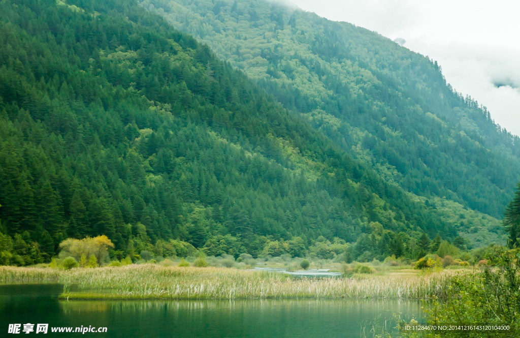 九寨沟山水风景