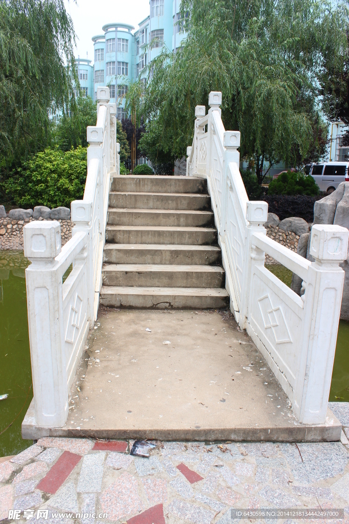 小区拱桥摄影