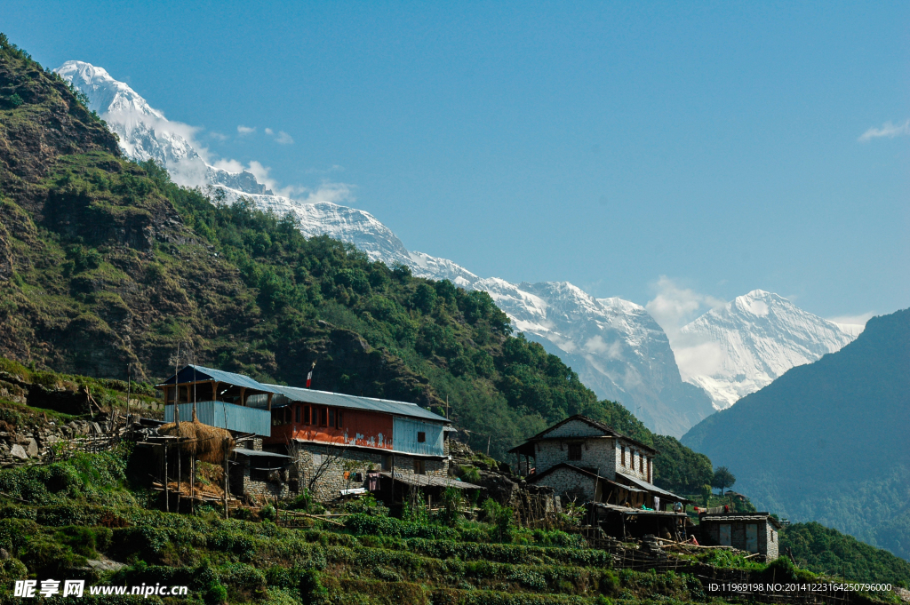 尼泊尔雪山民居