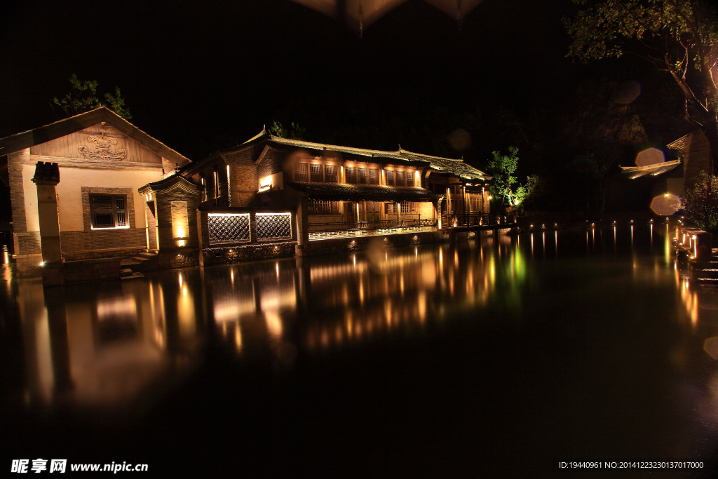 水镇长城夜景