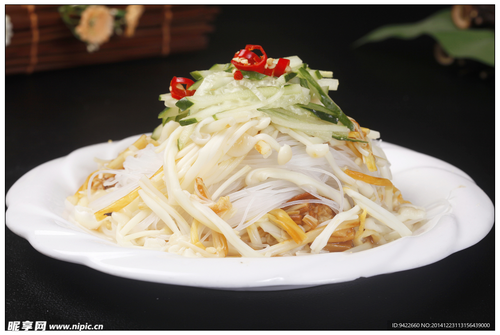 粉丝拌金针菇