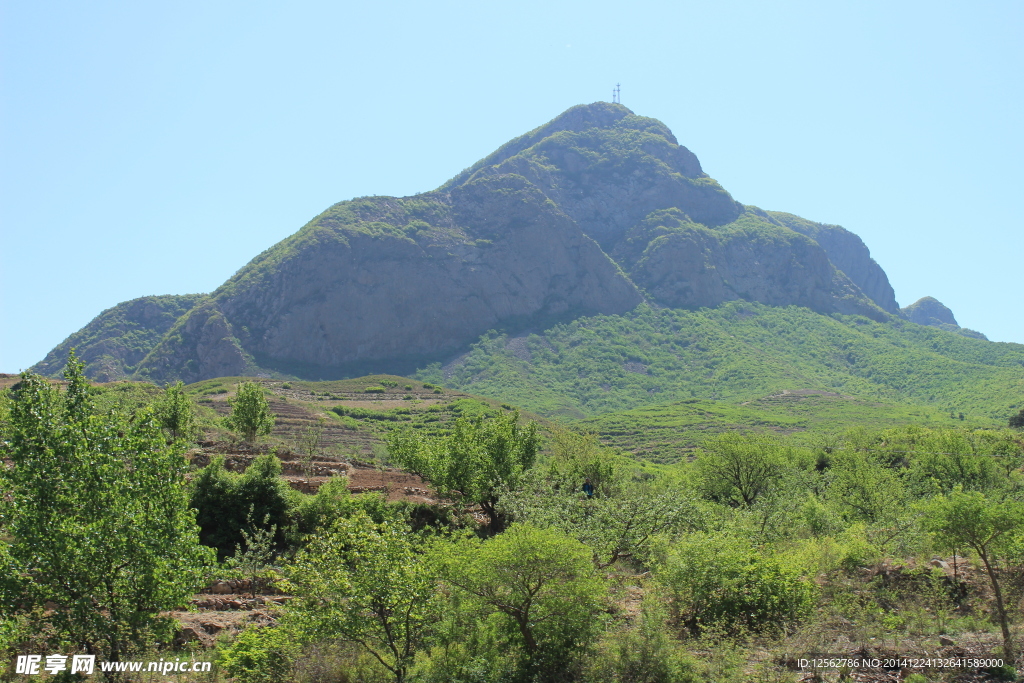 巨石山