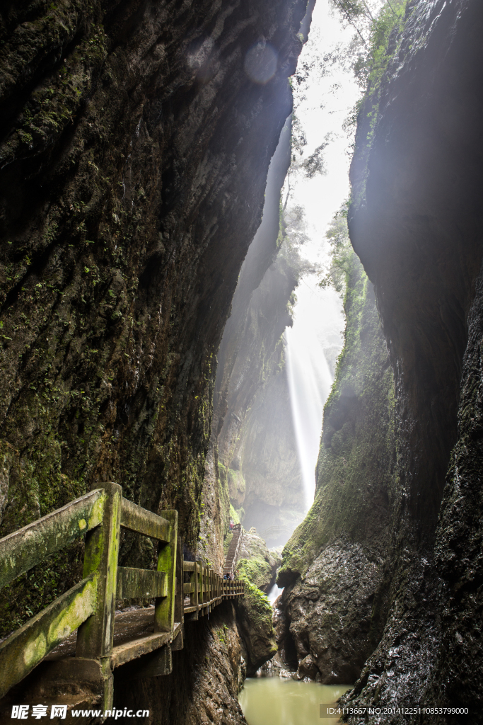 武隆龙水峡地缝景