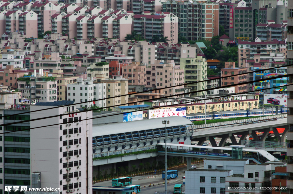 城市楼海铁路穿梭