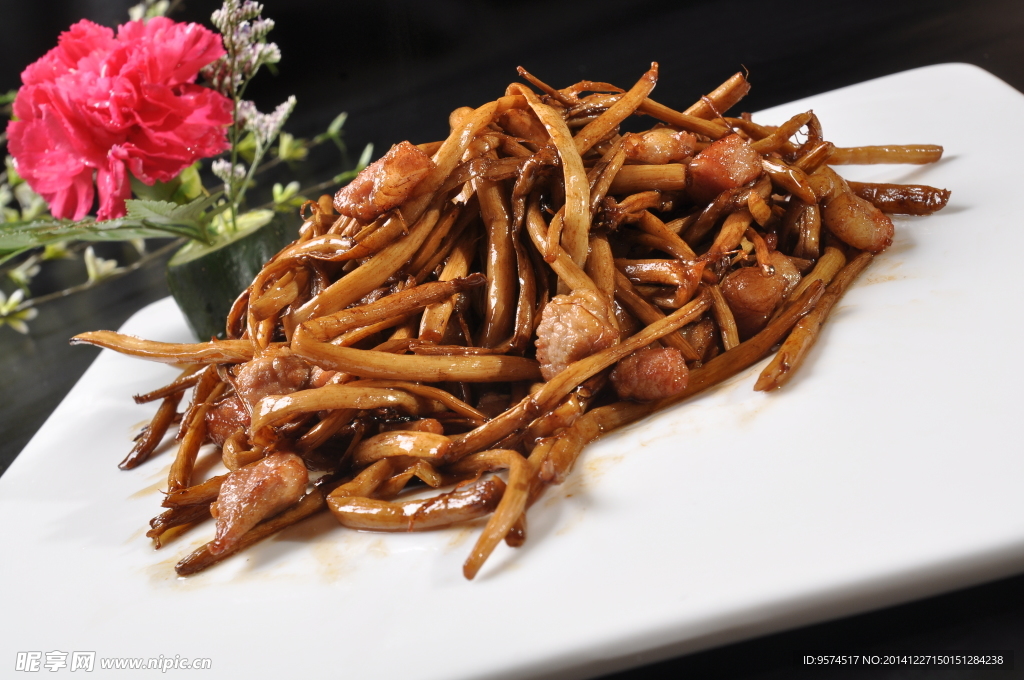肉炒茶树菇