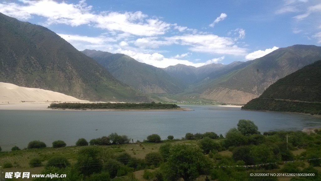 雅鲁藏布江大峡谷