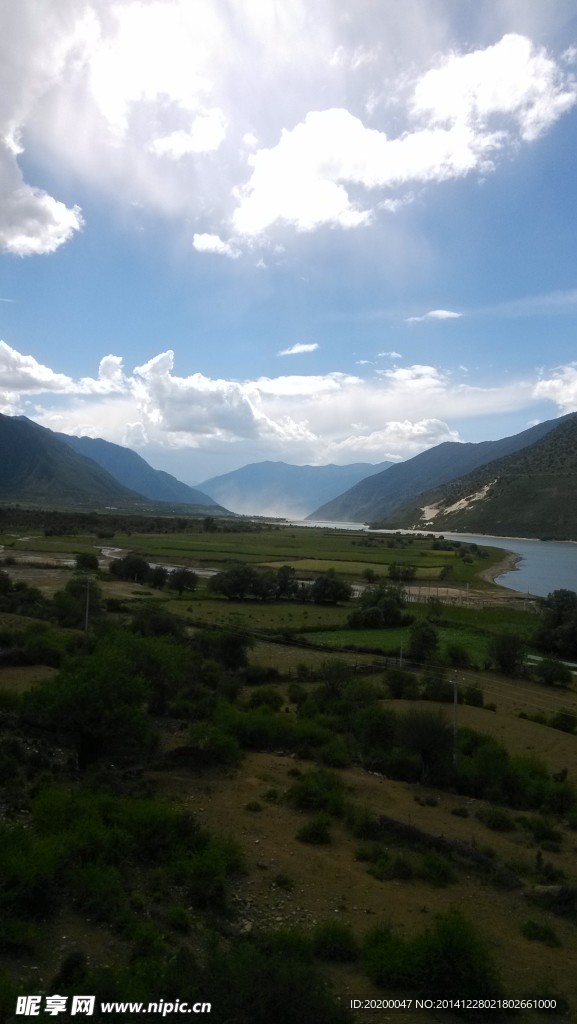 雅鲁藏布江大峡谷
