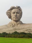 青年毛泽东雕像