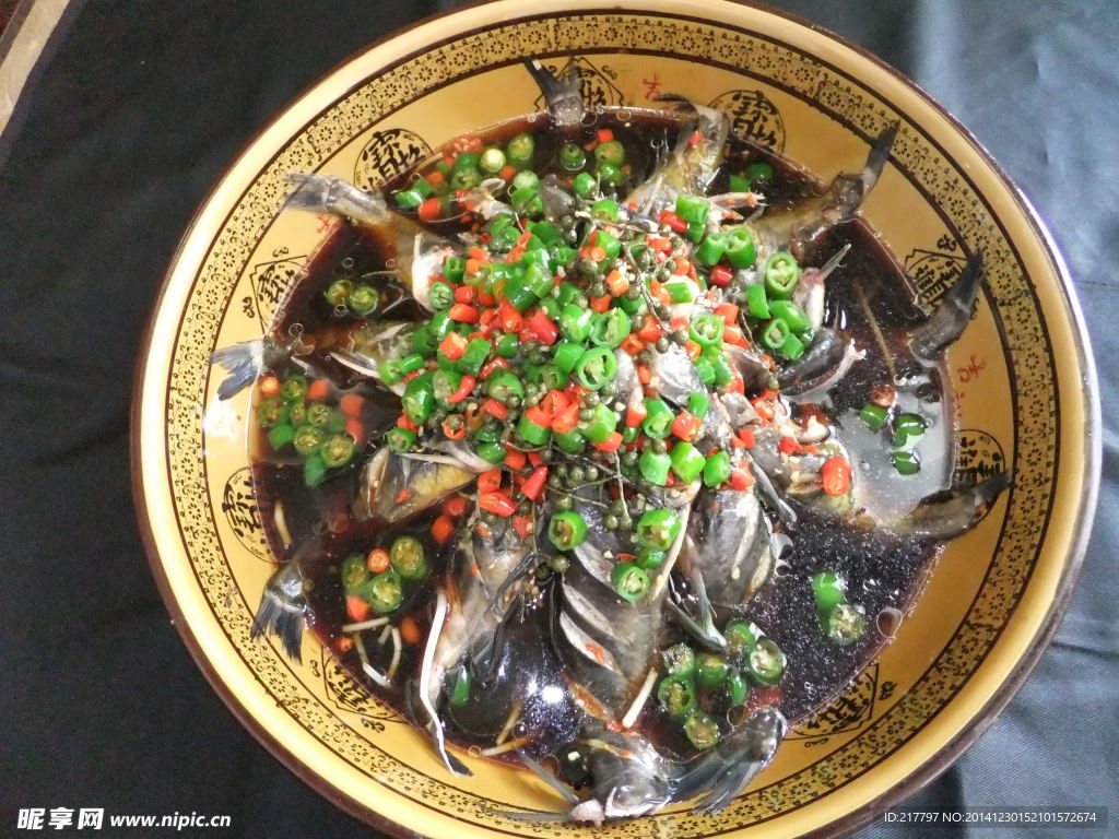 双辣椒炖鱼