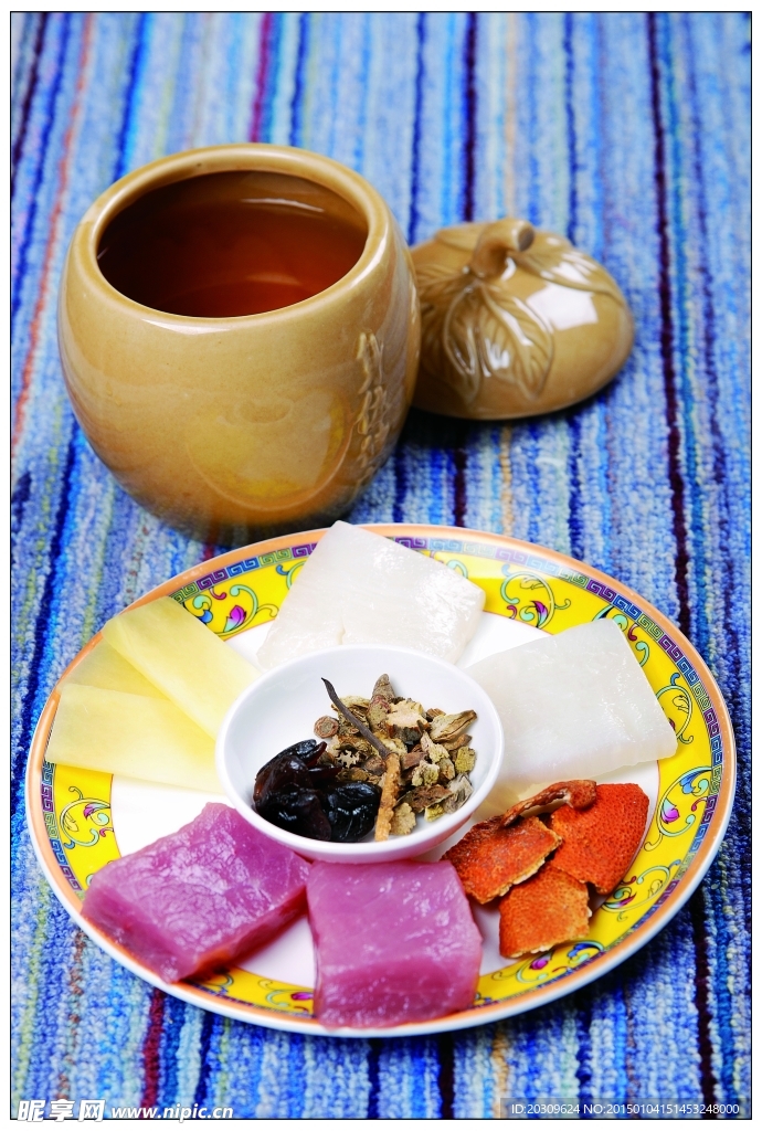 冬虫草石角炖花胶
