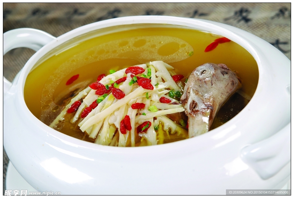 鞭笋煲麻鸭