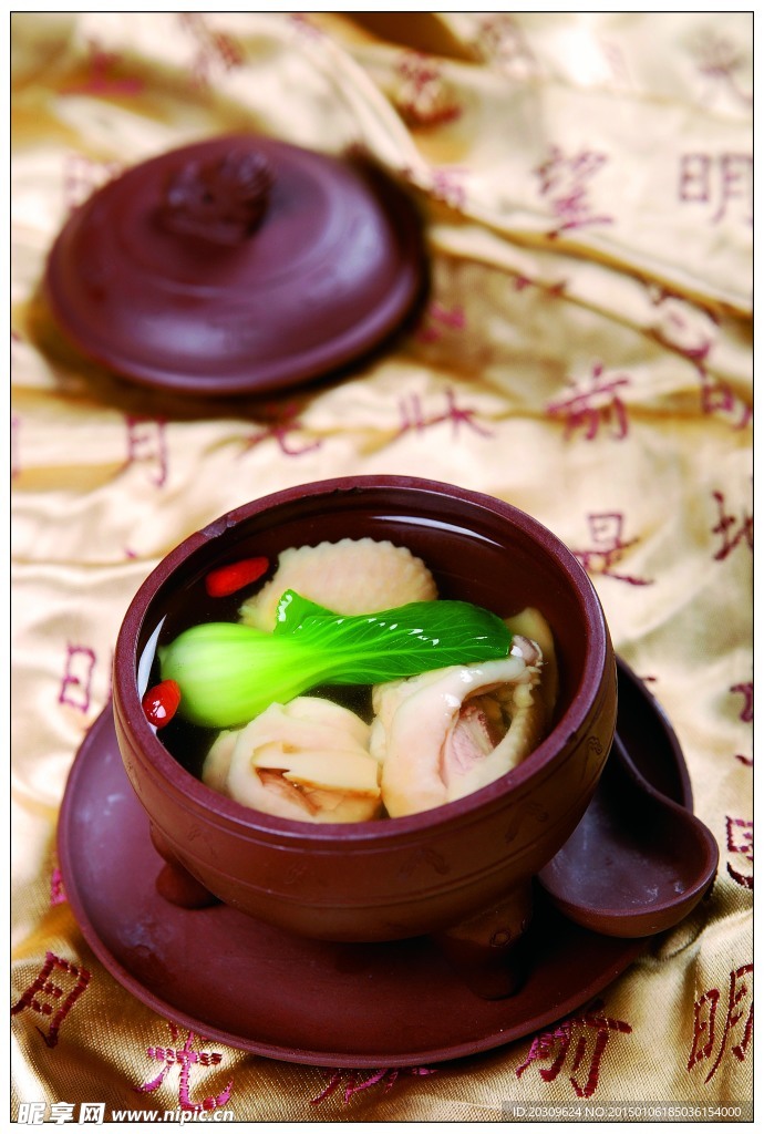 石烹茯苓野山鸡