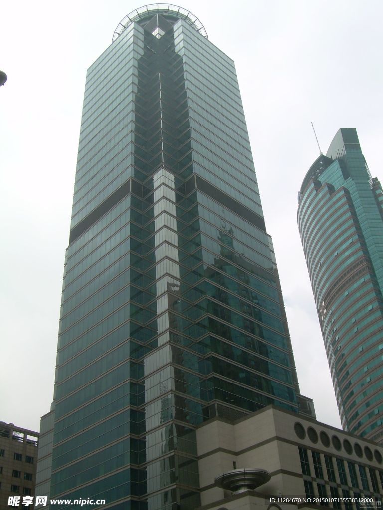 新上海国际大厦