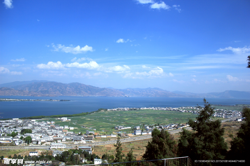 苍山洱海鸟瞰图