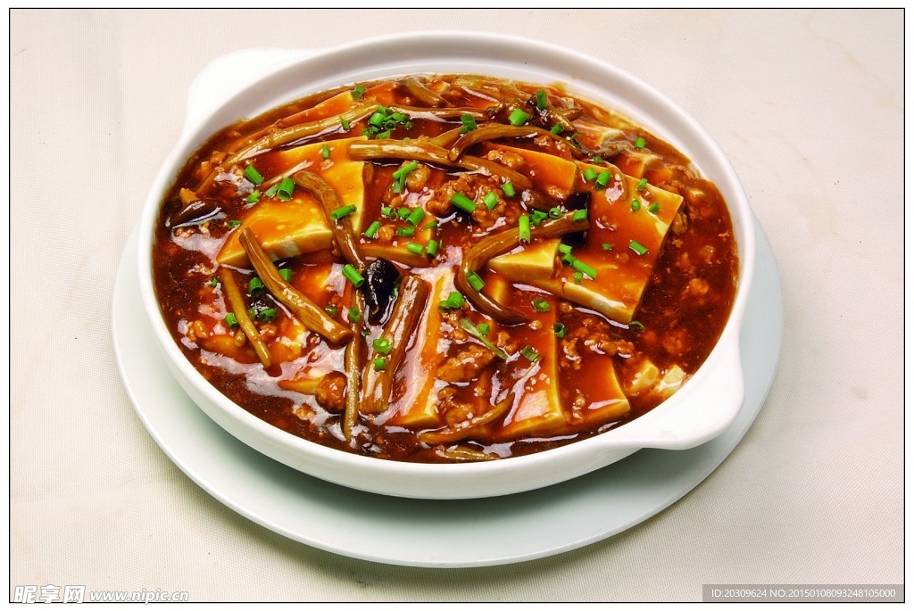 鲜茶树菇烧豆腐