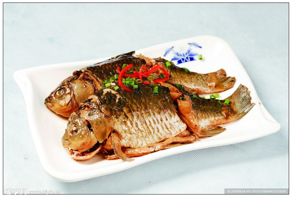 酥鲫鱼