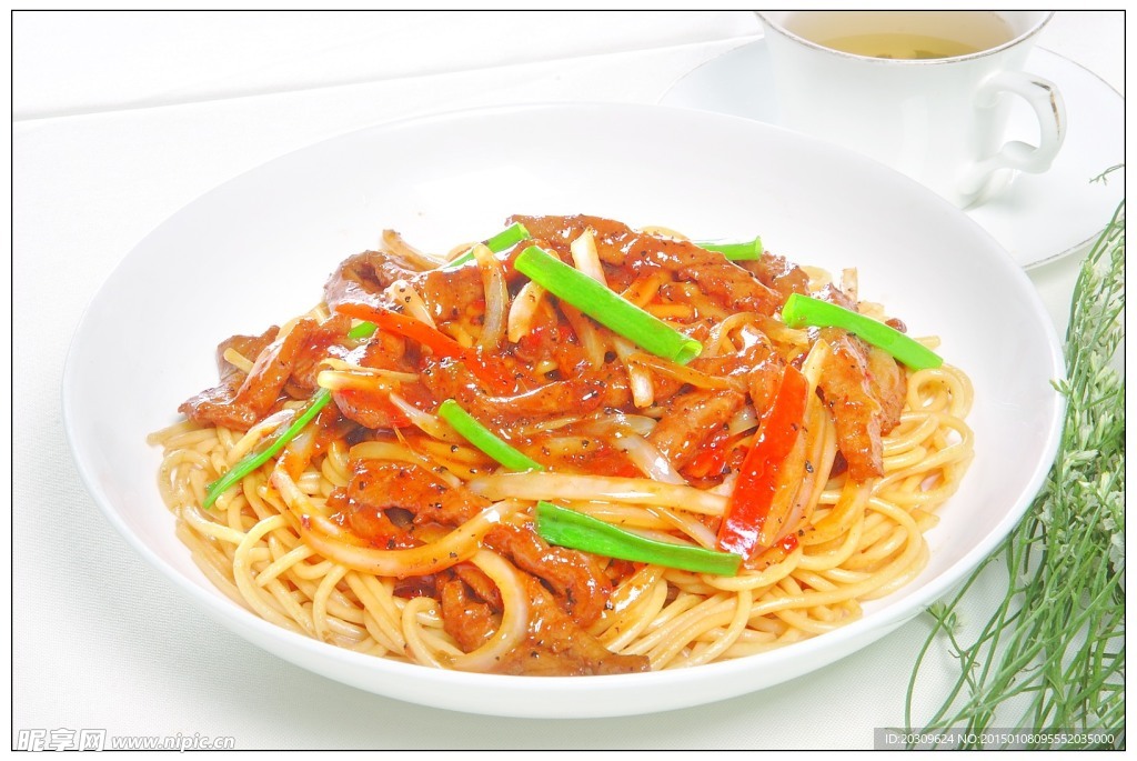 黑椒牛柳炒意粉