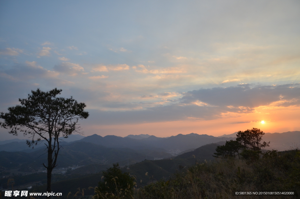 广东龙川乡村日落时分