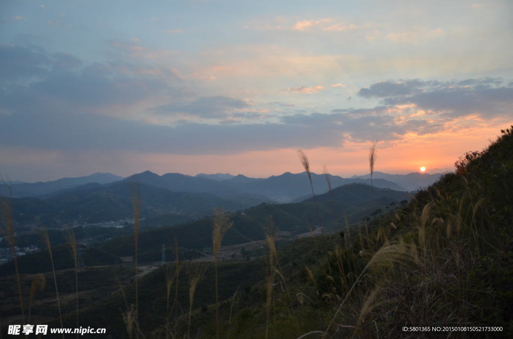 广东山区日落时分