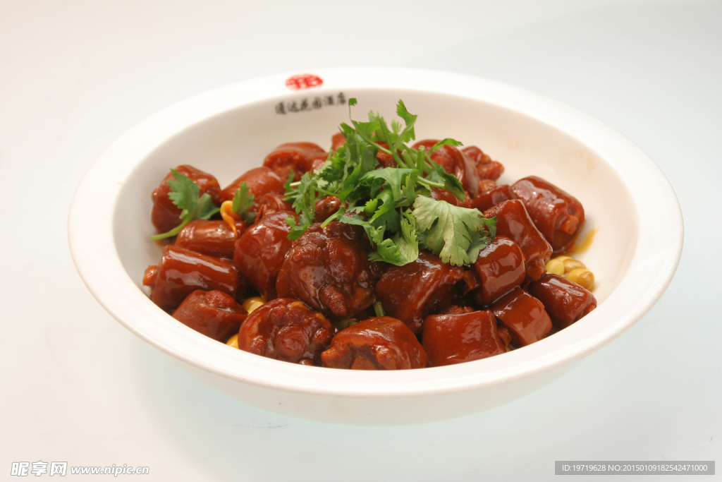 豆嘴焖猪尾