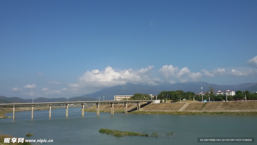 昌化江风景