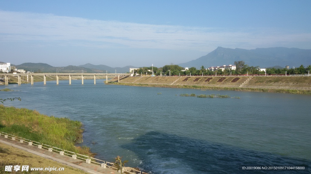 昌化江风景