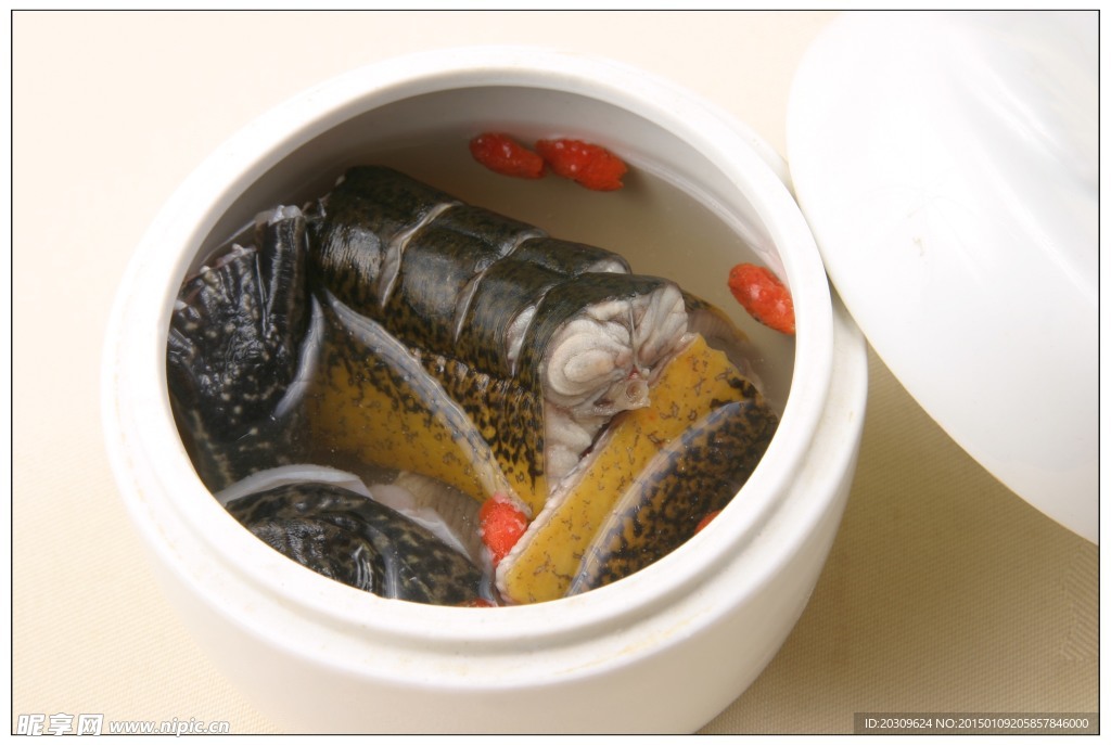 鳝筒炖牛蛙