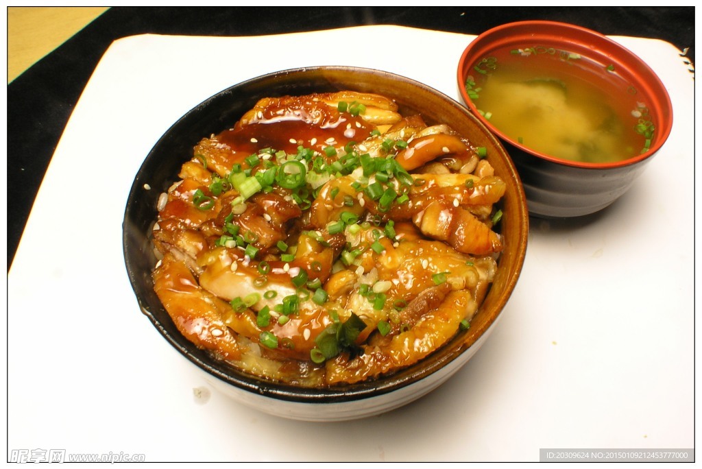 煎鸡肉盖饭