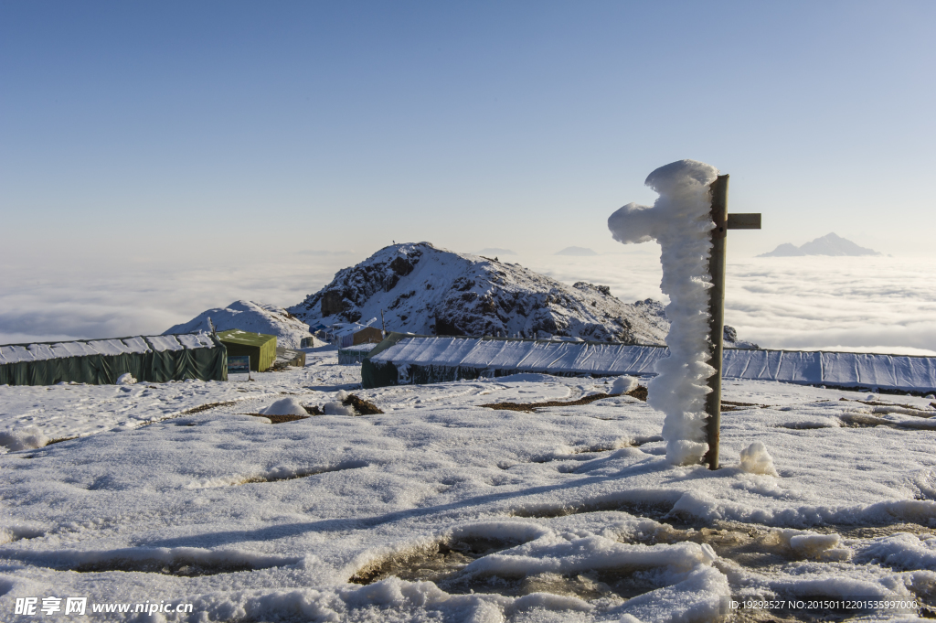 牛背山雪景