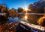 冬季湖边日出