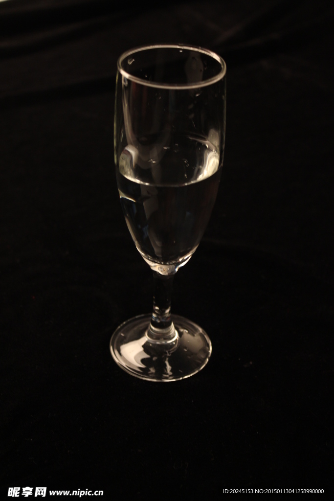 高脚杯