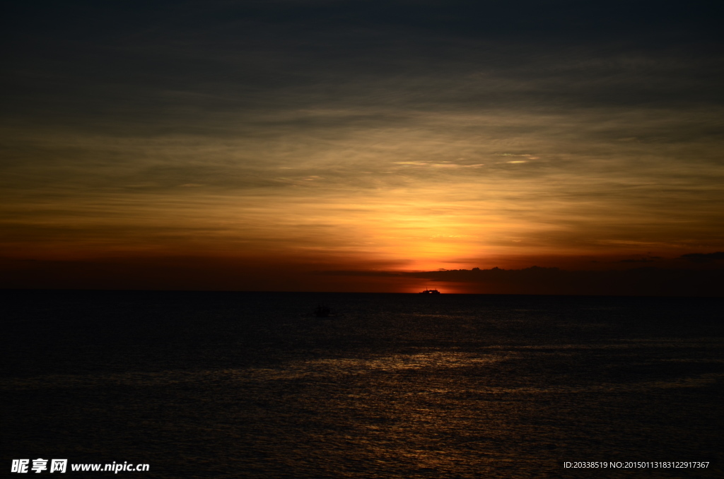 夕阳海面