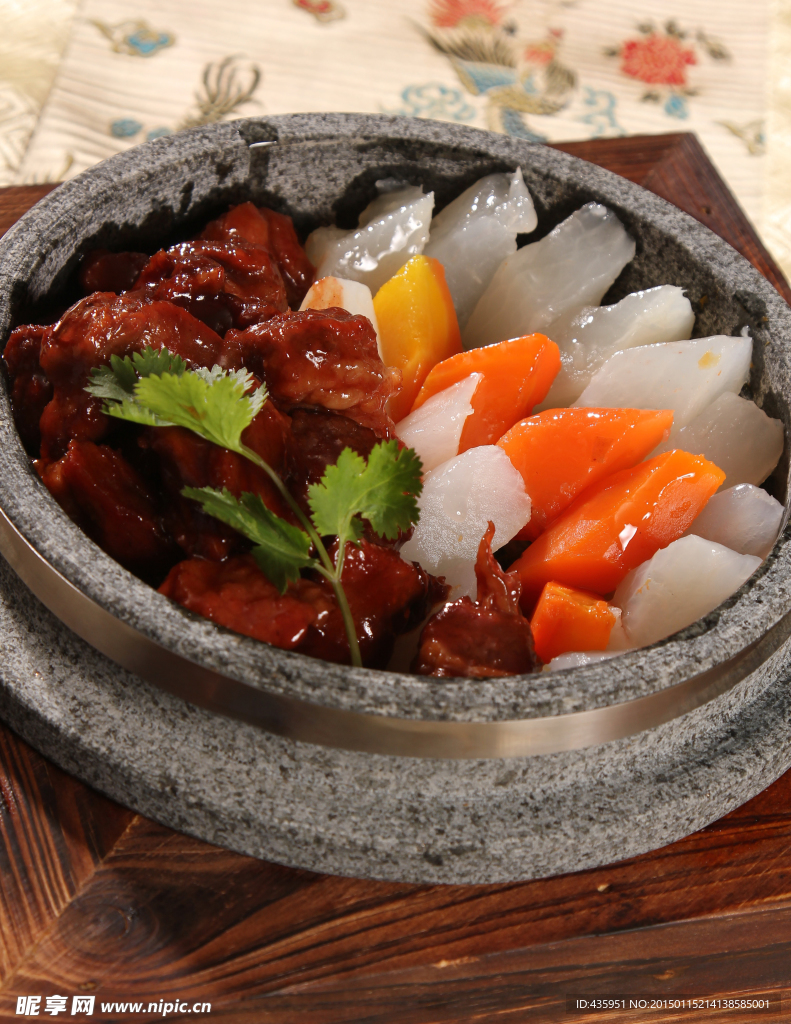 石锅牛杭腩