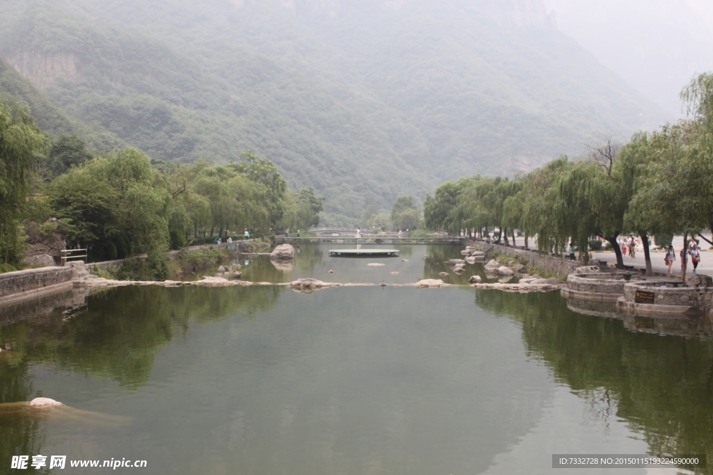 山青水秀