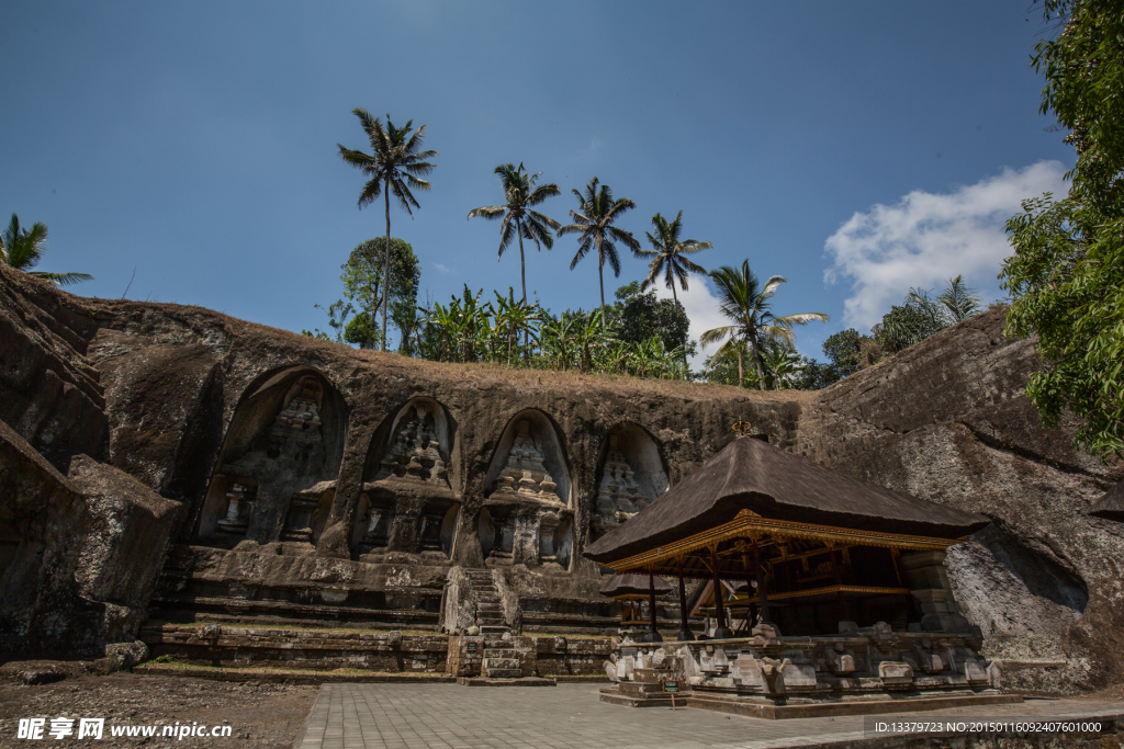 巴厘岛最大的石窟