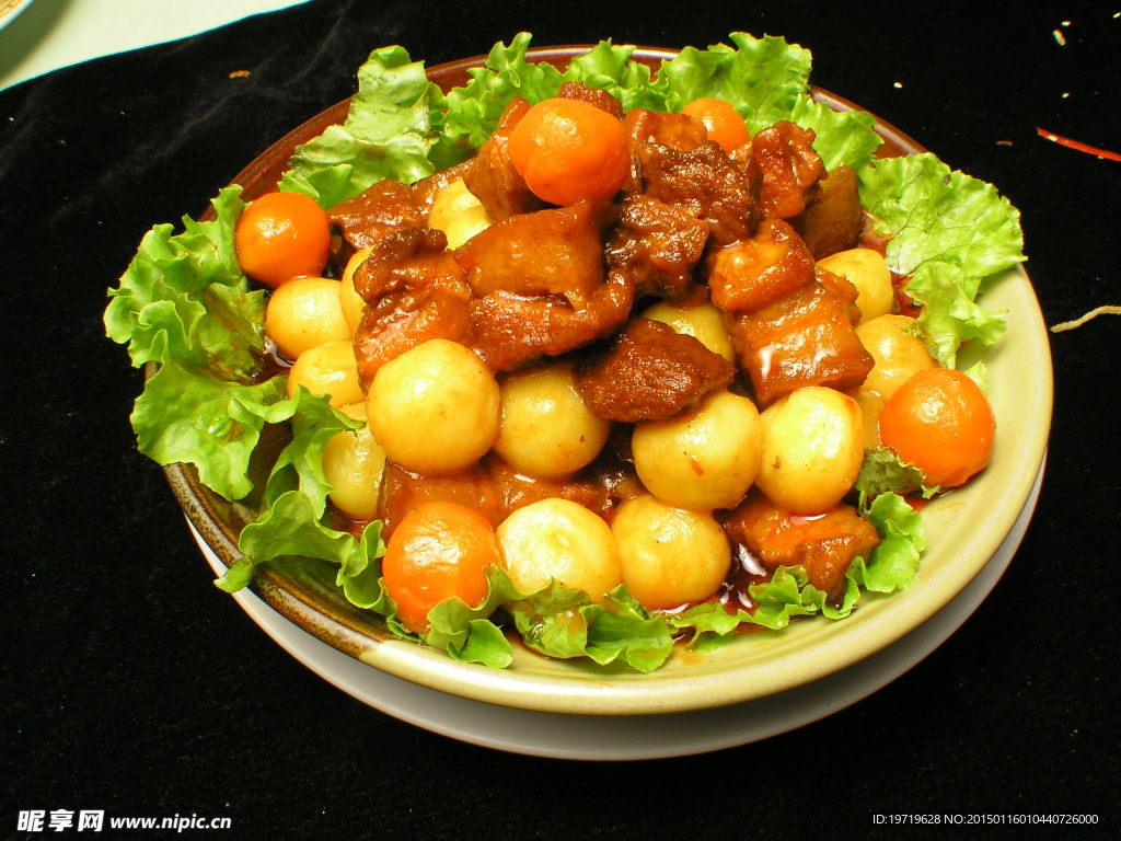 土豆烧肉～超级超级好吃的做法_菜谱_豆果美食