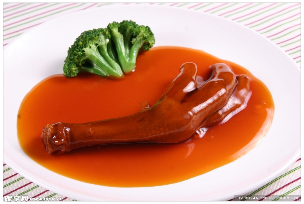 鲍汁扣鹅掌