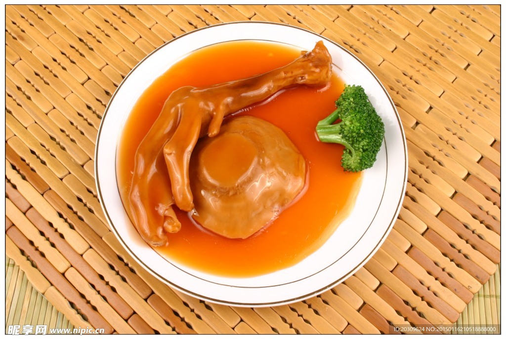鲍汁扣鹅掌