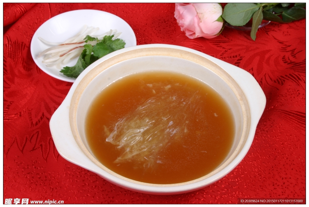 红烧砂煲翅