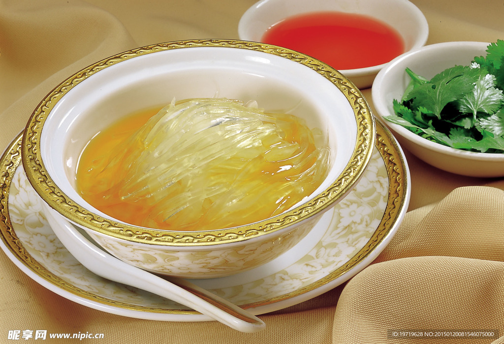 金腿汁红烧青片翅