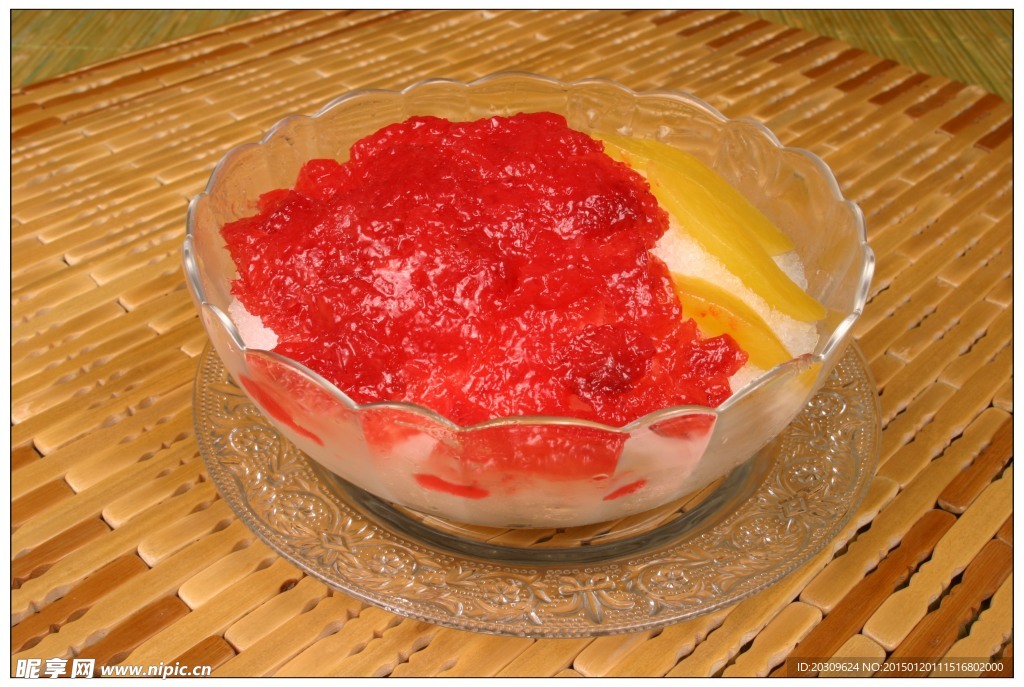 黄桃草莓冰